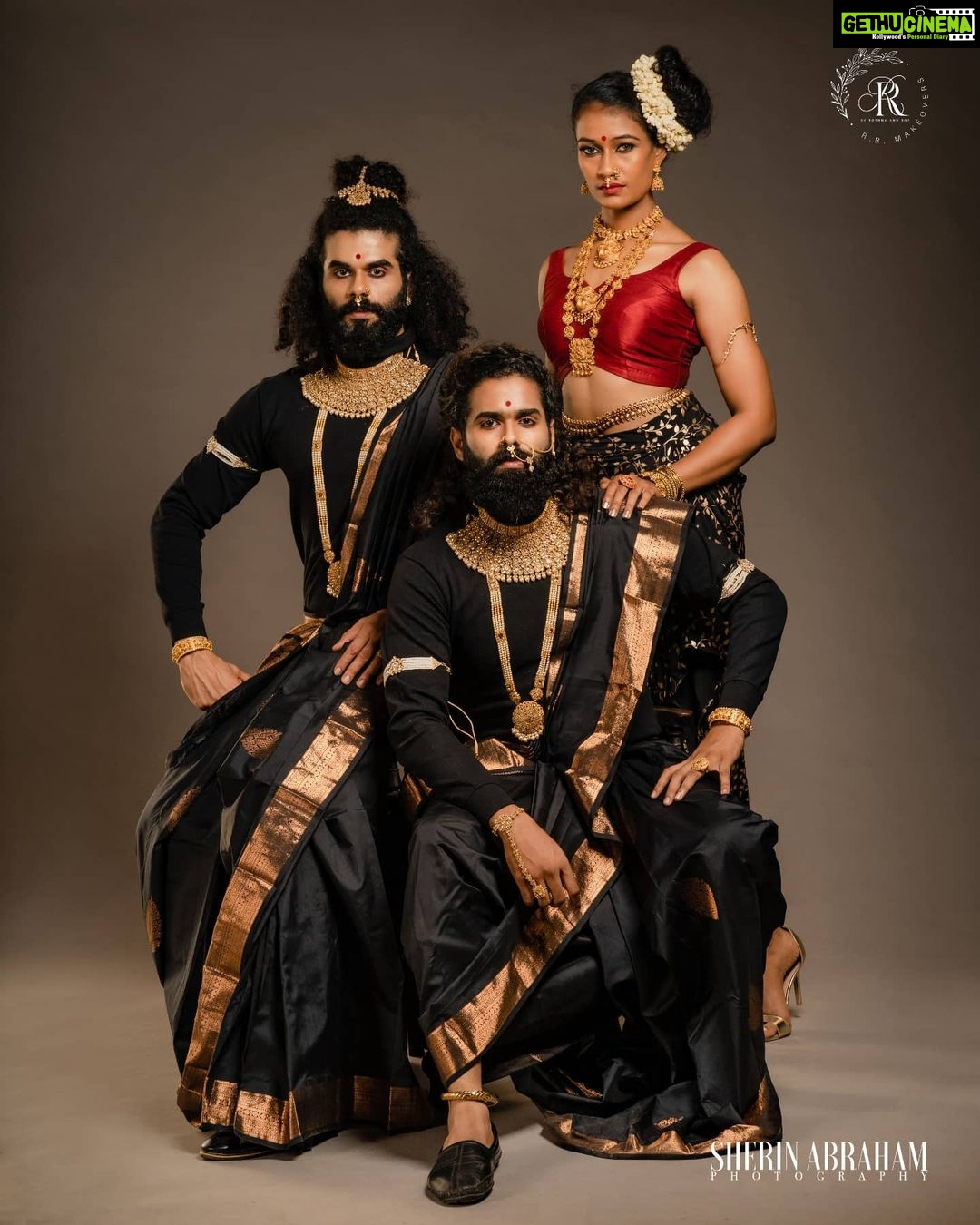 Roshna Ann Roy Instagram - Hey. . here comes ma new series of work ❤️ "MEN in SAREE " 😘 ❤️ Create your own visual style… Let it be unique for yourself and yet identifiable for others.” 💕 Can men wear women's clothing? Now before you jump to conclusions… Hear me out., No – I'm not talking about cross dressing. I'm talking about pieces designed for women… that can actually look great on men too… AND are functional. Its because only society is changing day by day, and its common thing abt the cross dressing methods 😘 people accepting evrything now 💕 What’s more, men are being encouraged to explore their feminine side, and that they don’t have to be all manly and suppress their softer feelings. They should be free to express themselves, even if that means dressing up like a lady. And if this eventually leads to a man wanting to become a full woman, well, that’s his life and his choice.😘 So guuyyz this ma new project and concept for men " in saree " 💞💕 Shre ur comments here 💞 Credits : Concept & direction : @roshna.ann.roy Make-up : @rr.makeovers Inframe : @jayalakshmimp @adeeb_jaleel @oj6627 📸 : @sherinabrahamphotography Special credits : @judefelix_offical Styling :@anushaann_night_hoot Loc :@maxxocreative @huwais.m Saree : @kanchipuramsilks_ Jwells : @ladies_planet_rental_jewellery Costume (her): @babe_by_minnumariya Turtleneck tshirt : @gabbana_tcr #acceptance #meninsaree #roshnaannroy #rrmakeovers ❤️