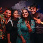 Roshna Ann Roy Instagram - ഞങ്ങളുടെ #Ollulleruchallenge ഏറ്റടുത്ത എല്ലാവർക്കും നന്ദി 🙏🏻💕 ഈ work successful ആവാൻ ഇവരാണ് കൂടെ നിന്നത്, ഒരു friend എന്നതിനേക്കാൾ എന്റെ ഒരു സഹോദരനെ പോലെ കുക്കു എപ്പോളും കൂടെ നിന്നിട്ടുണ്ട് , @suhaidkukku_ ( @k_squad_dance_studio ) എനിക്കവനോട് എത്ര നന്ദി പറഞ്ഞാലും മതിയാവില്ല , ollulleru ചെയ്യാം എന്നു suggest ചെയ്തപ്പോൾ തന്നെ , dancers എല്ലാവരെയും വിളിച്ചു set ആക്കി ...work full കുക്കുടെ choreography ആണ്, ഓരോ frames ലും അവന്റെ directions ഈ work ഇത്രയും നല്ല reach കിട്ടാൻ കാരണമായി എന്നുവേണം പറയാൻ ❤ ഒരുപാട് തിരക്കുകൾക്കിടയിലും എന്റെ എല്ലാ പരിപാടികൾക്കും ദീപയും കുക്കുവും ഇണ്ടായിട്ടുണ്ട് 💞 Brother from another mother, " എന്നൊക്കെ പറയും പോലെ ആണ് കുക്കു nd ദീപ ❤️@deepapaulc നമ്മുടെ video edits എല്ലാം അർജുൻ bro, @arjun_unnikrishnanofficial , frameil പെടാത്ത ഒരാൾ ക്യാമറക്ക് പിന്നിലുണ്ട് @ameensabil bro ❤️ എല്ലാവർക്കും ഒരുപാട് നന്ദി, also studio floor @maxxocreative , @huwais.m ഇക്കാ... ഈ work involved ആയിട്ടുള്ള എല്ലാവർക്കും ഒരായിരം നന്ദി ❤️💚 #Ollulleruchallenge #Ajagajandharammovie #roshnaannroy #kukku #dktales #ksquad തലയിൽ കാണുന്ന items, വളരെ പാടുപെട്ടാണ് അഴിച്ചത് , അതോണ്ട് ഇതൊക്കെ ദയവായി സഹിക്കൂ 😂