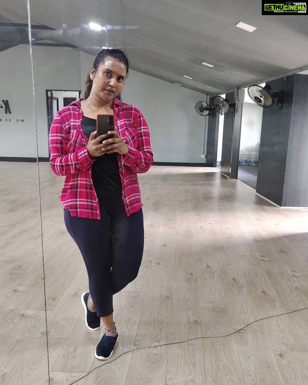 Roshna Ann Roy Instagram - ❤️ @k_squad_dance_studio