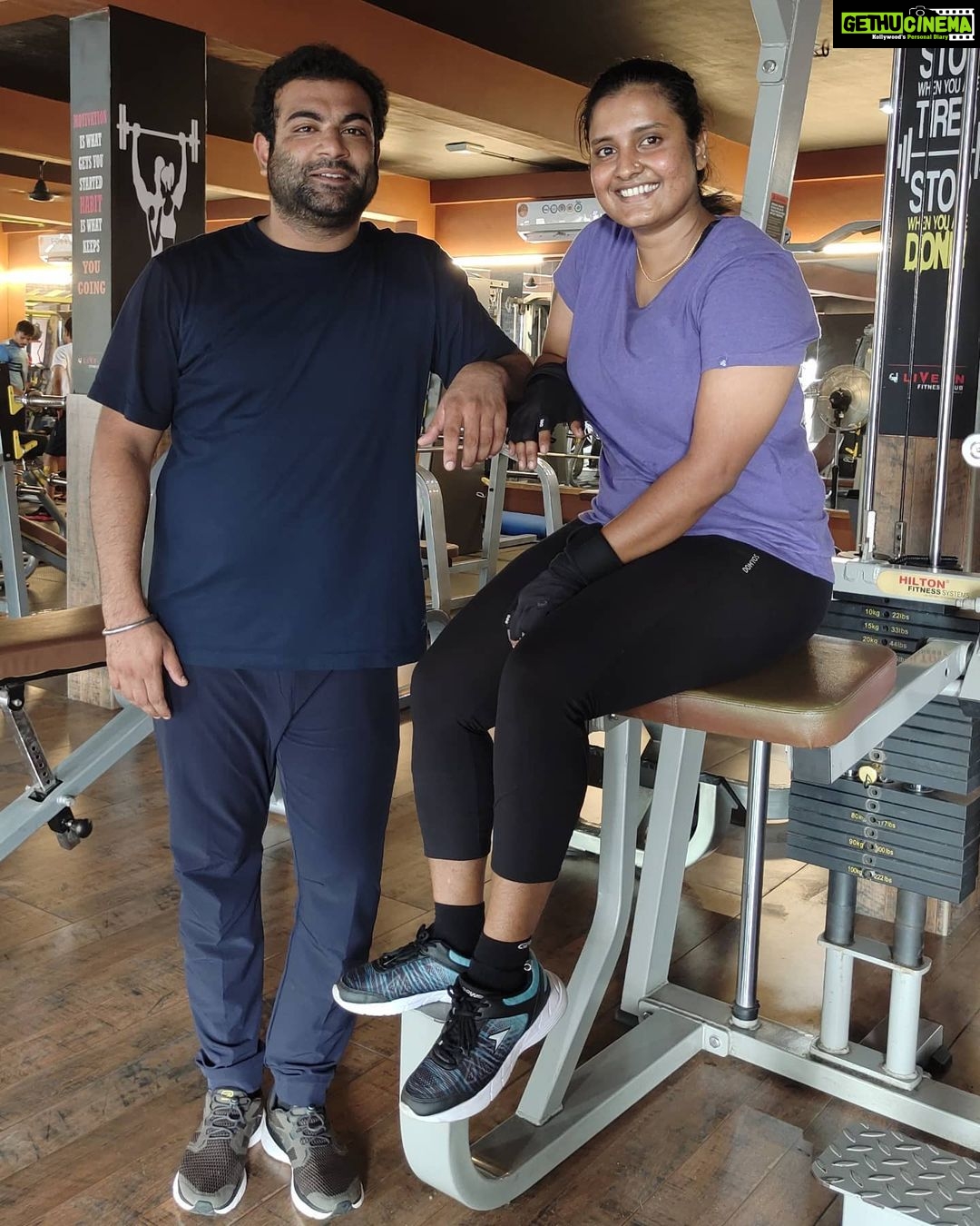 Roshna Ann Roy Instagram - New start together 💕 @kichutellus Joined in @live_in_fitnessclub ♥