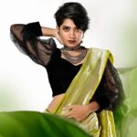 Roshna Ann Roy Instagram - Thank u... Somuch @anarkalimarikar 💞 , ഇതൂടെ കൊളമായെങ്കി നല്ല കേമം ആയേനെ...... ദൈവം കാത്തു!!!! Thank u somuch kiliyeeee......😘😘 💞 am so so much proud nd happiest makeup artist to get u for @rr.makeovers ♥ Most loved makeover session, also i feel so relaxed tooo.. 😂😂😂 As a good friend , i knw tht u done enough for me.👐👐👐 .. This s the second tyme am doing makeup work for u ...abt the first session..,,its viral content but u dont satisfied and i feel so sad,😟 Actully it was really a good shoot aftr Edit's its a big failure work 😂 so that i decided to give u a good one 💕💕 When i askd u abt this, i knw tht it's really challenging!!! trust s very important thing 🙂 she given again a chance to prove , and here comes the results 🙂🙂🎉🎉🎉 Am really thankful to @plan.b.actions for this amzing work, i knw tht ur talent and hardwork ❤ @jibinartist 🥰🥰🥰 thank u somuch and really u doing a grt job, super satisfied🦾🦾🦾!!! Thank u.. @huwais.m & @maxxocreative studio, given whole Good atmosphere to work 🥰 And here comes the team behind : Inframe : @anarkalimarikar Concept & mua : @roshna.ann.roy Shoot for : @rr.makeovers 📸 : @plan.b.actions Studio : @maxxocreative Assisted : @dayonphotos Styling : @i_____mahii & @akhila_mathwe Saree : @adornelegance Blouse : @babe_by_minnumariya Jwells : @fleurforwomen Thank u. All... ♥ Maxxo Creative