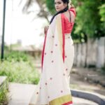 Roshna Ann Roy Instagram – ചിങ്ങം  1″
പുതുവർഷാശംസകൾ 😘
#chingam1