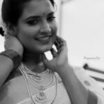 Roshna Ann Roy Instagram - ❤ @vasahindia @meeramax_makeupartist @arun_manuel_ @beniveesjo