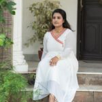 Roshna Ann Roy Instagram - Be thankful for what you have; 🙏 you'll end up having more. If you concentrate on what you don't have, you will never, ever have enough.✌🏽🌼” . . Good morning all .. ☀️”””!!! . . .📸 : @amal_photographi_ 👗. : @mizhi_boutique Mua : @aiswaryasmakeover Jwellery : @inikacollections #goodday #instagood #instagram #keralaphotoshoot #photooftheday #photoshoot #photographylovers #photographer #keralagram #morning #roshna #happyday #life #motivated #happiness #roshnaannroy #myhappymoments #workhard