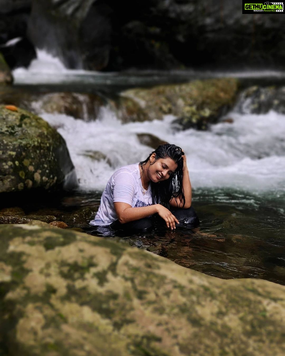 Roshna Ann Roy Instagram - ♥ Namaste Wayanad