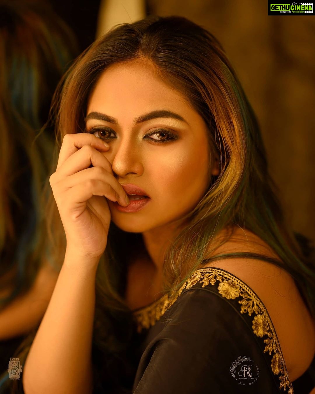 Roshna Ann Roy Instagram - My work with actress ♥ @shaalinzoya Shoot for @rr.makeovers 📸 : @plan.b.actions Assisted : @dayonphotos Makeup & concept : @roshna.ann.roy Styling : @sanliya_sabu Costume & jwells : @page3studiobyunaismustafa creative support : @shika_girish