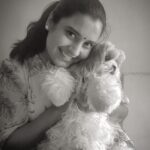 Roshna Ann Roy Instagram – ❤” 
@cookie_thepawsomegirl 😍 💞