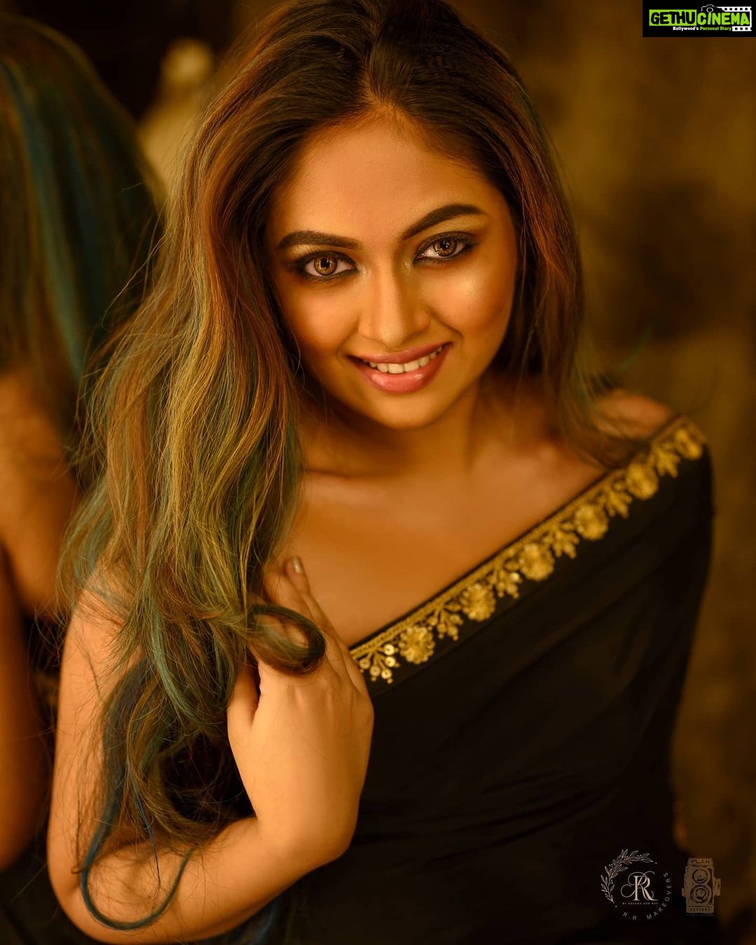 Roshna Ann Roy Instagram - My work with actress ♥ @shaalinzoya Shoot for @rr.makeovers 📸 : @plan.b.actions Assisted : @dayonphotos Makeup & concept : @roshna.ann.roy Styling : @sanliya_sabu Costume & jwells : @page3studiobyunaismustafa creative support : @shika_girish