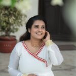 Roshna Ann Roy Instagram - Learn to smile at every situation. ♥️ See it as an opportunity to prove your strength and ability." ♥️. . . . .📸 : @amal_photographi_ 👗. : @mizhi_boutique Mua : @aiswaryasmakeover Jwellery : @inikacollections #goodday #instagood #instagram #keralaphotoshoot #photooftheday #photoshoot #photographylovers #photographer #keralagram #morning #roshna #happyday #life #motivated #happiness #roshnaannroy #myhappymoments #workhard