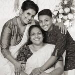 Roshna Ann Roy Instagram - ഇതിലും വലിയ ചിരി സ്വപ്നങ്ങളിൽ മാത്രം!!!😍😂(ഒരു file ചിത്രം ) . . #happywomensday❤️ അമ്മ "... We love u...#march8 ❤ #storngerthanever