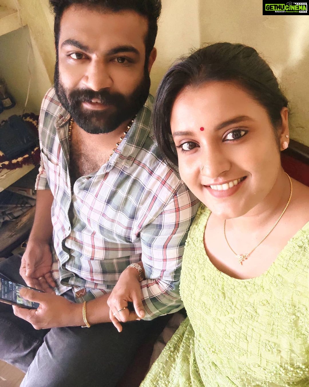 Roshna Ann Roy Instagram - എന്റെ "വാലു " @kichutellus