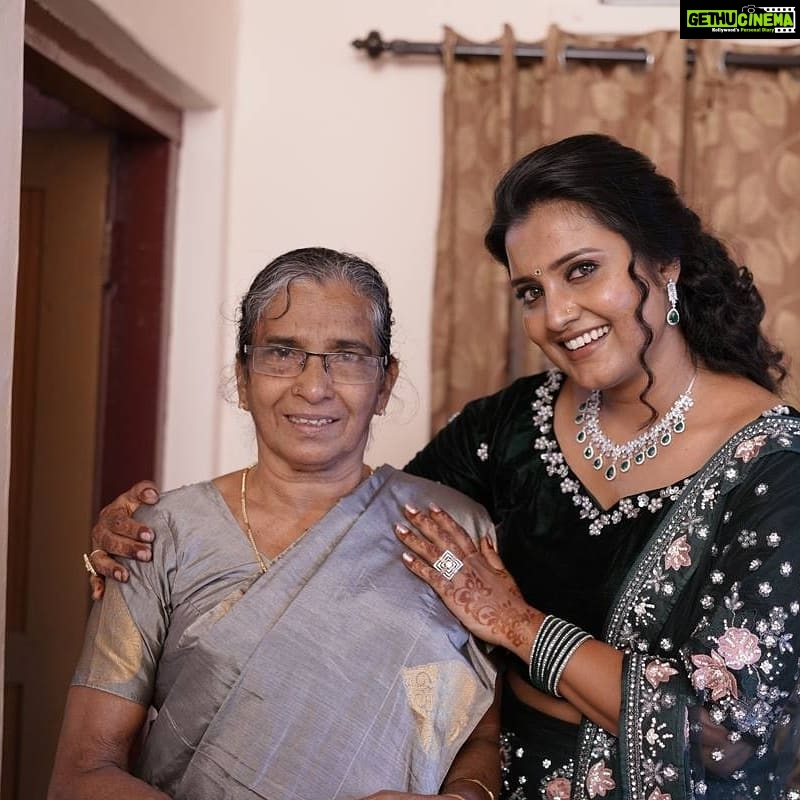 Roshna Ann Roy Instagram - എല്ലാ അമ്മമാർക്കും ....'happy mothers day " ♥#happymothersday❤️