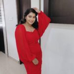 Roshna Ann Roy Instagram - 😂When my mobile photography does lot more sense than the 15 years experienced ( That's what he call himself) professional photo edit.😡😡... 📸📸 (Swipe<<<<<<to see the images ) Story behind the shoot... 🙏🙏🙏🙏🙏🙏🙏🙏🙏 I planned this shoot for my work profile @rr.makeovers and coordinated with the artist, costumer's and also stylist!! When i contacted this photographer, he asked me to do this shoot for a well known magazine., 🥰I was okay since its a magazine..., I spent a good amount of money for the costumes and transportation (including artist's) too. He got a stylist by himself when i already had one and gave her the credits instead of giving it to the person who worked for a costume "!!🙄 When i asked him pictures, he gave me excuses saying his laptop isn't working etc..... He told the same to the artist too.... Then he posted the final out on his own page without informing me or the artist... He didn't let us select the pictures as well and he blamed the magazine people for everything...., Being a budding make up artist i did put enough effort to make this shoot happen. And such so called professionals are literally taking advantage of our passion and work.❤ This is so common here. This is what the so called professionals does to the budding makeup artists, stylists, models and designers. They make us to work and take the credits by themselves.😡😡 I thought of leaving this matter a hundred times but people like him should not grow by doing such things to anyone anymore..... We done this shoot 06/02/2021 (feb) now i wanted to shre my work here and also... I wanted to support all the coworkers here.... Featuring : @grace_antonyy Makeover : @rr.makeovers costume : @_susan_lawrence_ Stylist : @sarannyanair (for this Costume) Assisted : @akhila_mathwe Thank u....💞😍 all....