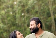 Roshna Ann Roy Instagram - "Have enough courage to trust love one more time ...... and always one more time.......😍 @kichutellus ♥ Loc : @camp_marten Vattavada Hill