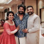 Roshna Ann Roy Instagram - Missd to post some important file's... Am so soory Guy's 😭😭 Repeated memory of our reception...😂.... thank u. @sainu_whiteline for this 📸" Me &mine with @joju_george chetan ♥