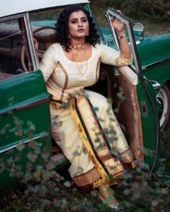 Roshna Ann Roy Instagram - Each day is an occasion to reinvent ourselves”♥♥
...
...#newyearseries
💞💞💞💞💞💞💞💞💞💞💞💞💞
Costume :@cameella_boutique 
Mua :@antony.k.x
Jwells :@macsjewelry
📸 :@mojin_thinavilayil  #day4wedding