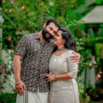 Roshna Ann Roy Instagram - This s all abt 2020😘 Unforgettable year..... Before the year ends, I want to thank everyone who became a part of my 2020. My family, friends and love ones. Its been a rough for all of us but there is always a good side of the story... For me I want to thank God for all the blessings me and my family received. Some of my 2020 highlights are Staying Safe and healthy, Having new friends and keeping the best ones, new Journey and a lot more.... Thank you Lord for this year and I pray for better years to come😊 Godbless ya'll and luvyall!Blessed New Year!😊 @kichutellus #yearend2020
