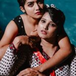 Roshna Ann Roy Instagram - Our 😂couple shoot 😘 കിളി &me ❤ 📸 : @sainu_whiteline Mua : @_femy_antony_ Inframe : me& @anarkalimarikar Costume : @episode_c_cube__
