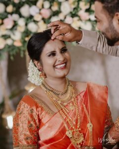 Roshna Ann Roy Instagram - സുമംഗലി❤......

@kichutellus 

@_whitelinephotography_
@sainu_whiteline

Mua : @shibin4865

 Blouse designed  by : @cameella_boutique
