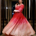 Roshna Ann Roy Instagram - Reception ❤️ series' .... Mua : @__ektha_bridesofficial 🧡 Designer : @page3studiobyunaismustafa Loc : @marriotthotels #29.11.20 Marriott Hotel Kochi
