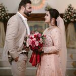 Roshna Ann Roy Instagram - 28. 11 . 2020 ... @kichutellus ... 📸. : Team , @_whitelinephotography_ @sainu_whiteline Bride Mua : @shibin4865 Costume : @dhaga_brand Designer : @zohib_zayi Jwells. : @rubyscreations17 Boquet : @sumamsflorals Groom Suite : @hemmerdesigns Mua & styling : @soorajskofficial
