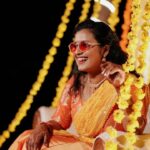 Roshna Ann Roy Instagram – I love being the reason behind your bridal mehndi…..🔥🔥🔥

Team :  @sainu_whiteline
@_whitelinephotography_

Glass : @zoomoptikcalicut
Mua : @mjsindhu
Costume : @manka.couture
 Mehandi : @nizanmehandidesigns