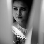 Roshna Ann Roy Instagram - Bw🖤 . .🔥🔥🔥#R&k . .loc : @eranature .📸 : @_whitelinephotography_ @sainu_whiteline Mua : @mjsindhu 👗 : @ladies_planet_ & @noushad__ladiesplanet @ladies_planet_rental_jewellery
