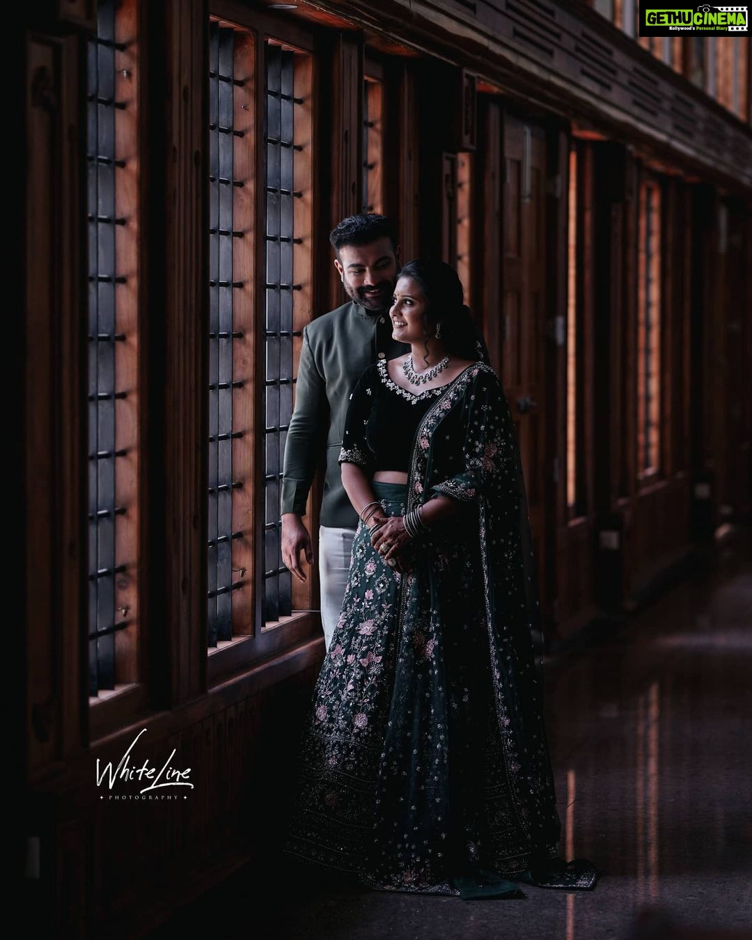 Roshna Ann Roy Instagram - And so the adventure begins....π₯° @kichutellus #engaged #R&k . . .πΈ : @_whitelinephotography_ @sainu_whiteline Mua : @mjsindhu π : @ladies_planet_ & @noushad__ladiesplanet @ladies_planet_rental_jewellery π : @zohib_zayi @dhaga_brand