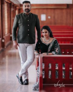 Roshna Ann Roy Instagram - The easiest "Yes"🥰
 I've ever said....❤️

.#engaged #R&k 

.
.
.📸 : @_whitelinephotography_ 
  @sainu_whiteline 
 Mua : @mjsindhu 

👗 : @ladies_planet_ & @noushad__ladiesplanet @ladies_planet_rental_jewellery 

👔 : @zohib_zayi  @dhaga_brand