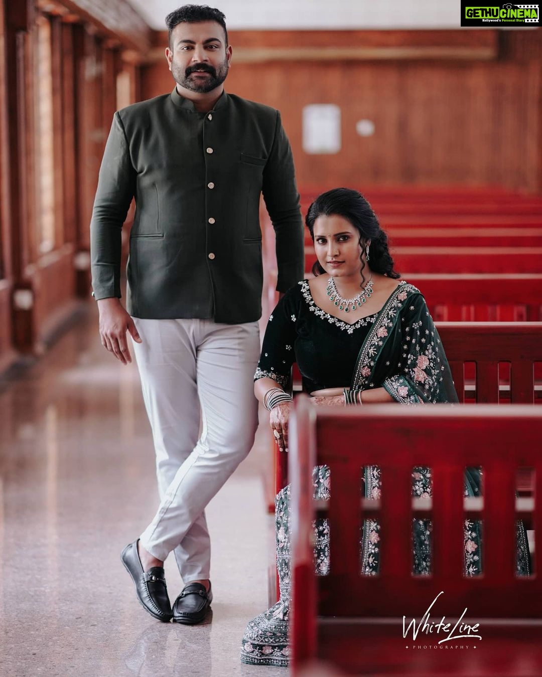 Roshna Ann Roy - 14.9K Likes - The easiest "Yes"🥰
I've ever said....❤️
.#engaged #R&k
.
.
.📸 : @_whitelinephotography_
@sainu_whiteline
Mua : @mjsindhu
👗 : @ladies_planet_ & @noushad__ladiesplanet @ladies_planet_rental_jewellery
👔 : @zohib_zayi @dhaga_brand