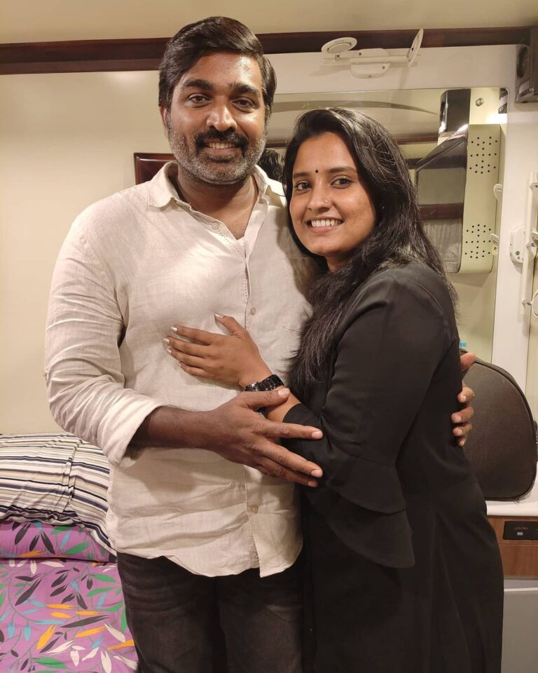 Roshna Ann Roy Instagram - Am really very lucky to get u... 🔥 @actorvijaysethupathi .....🥰❤️🔥 .... And thanking u......for all kind of support and love.....🧡A big hearted man 