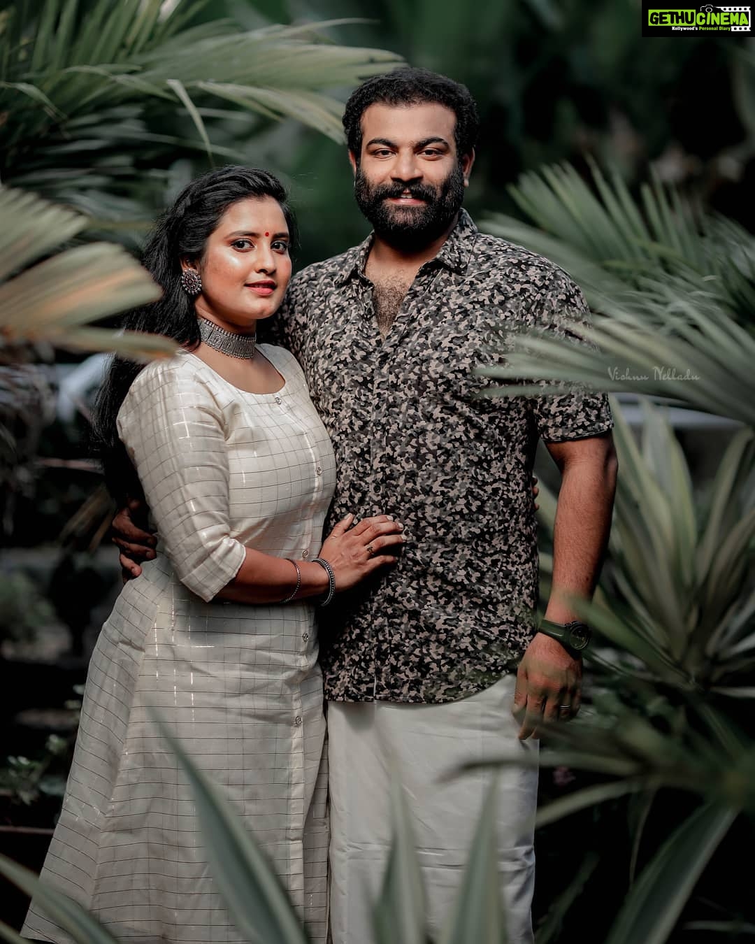 Roshna Ann Roy - 14.2K Likes - My happ place 🤗❣️
......💍💍💍💍💍
We are so excited..., so in Love♥️
And so, redy to get married.... 🌻♥️✌️
@kichutellus
📸 : @vishnunelladu
👗 : @dhaga_brand
Mua : @neethu.1986