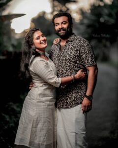 Roshna Ann Roy Instagram - " Fixed " 💍 "Pure Happiness " 💎@kichutellus  #saidyes💍 

"1️⃣1️⃣0️⃣0️⃣ " days of friendship & love 
Its time  to announce that  we r getting  married .... ®️"K"
 I feel extremely  excited to live this life,  thank you  @kichutellus  for proving it to me that true  love  does exist  thank u for loving  me the way you do !!! 
❣️Heaven has a plan  for us !!!❣️
എല്ലാവരുടെയും പ്രാത്ഥനയും സ്നേഹവും കൂടെ  ഉണ്ടാവണം 💗  #soontobemarried

 📸 : @vishnunelladu
👗 : @dhaga_brand  @zohib_zayi
Mua :  @neethu.1986