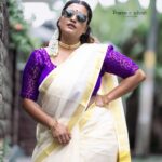 Roshna Ann Roy Instagram - ന്തായി മക്കളേ ഓണം???...🤪🤪💜 … 🪷🌸🪷🌸🪷🌸🪷🌸🪷🌸🪷🌸 Happy ഉത്രാടം to all...!!!!☔️ 📸. : @pranavcsubash_photography Mua : @aiswaryasmakeover Saree : @kuthampullynaithukada Jwells: @inikacollections #onam2022 #onamvibes #keralaonam #malayaleeonam #onamcelebration #onamphotoshoot #roshnaannroy #treditional
