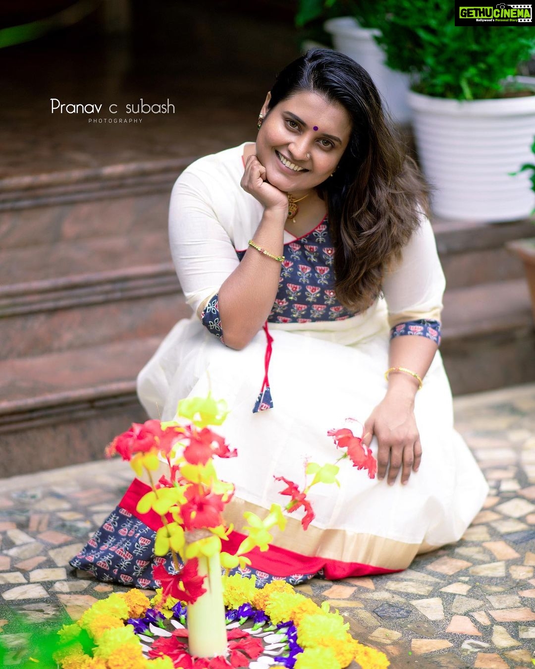Roshna Ann Roy Instagram - With just two days left for the festival😍 Day 7 /10 #onamfestival Thank. U somuch 📸: @pranavcsubash_photography Costume: @miiasboutique