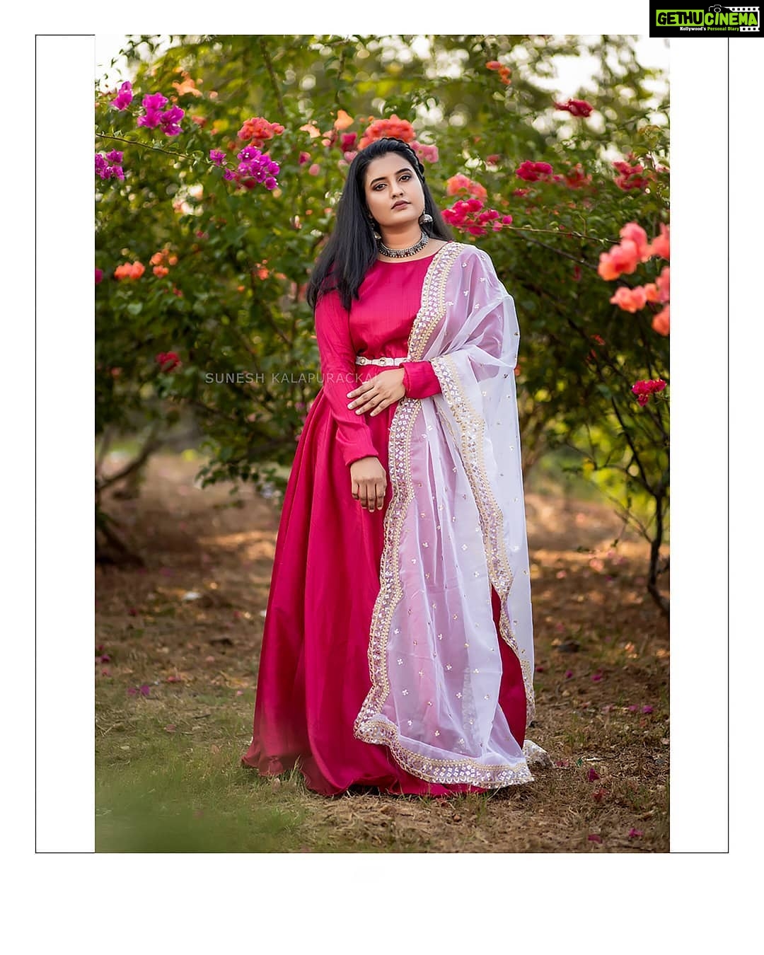 Roshna Ann Roy Instagram - As i take care of my energy,, , ,, πΉπΉπΉ My energy take care of me !!!πππ . . Take care..... π πΈ : @sunesh_kalapurackal Mua : @meeramax_makeupartist Jewell's : @macsjewelry Costume : @episode_c_cube #photooftheday #photoshoot #takecareofyourself #lovelyday #roshnaannroy #keralaβ₯οΈ #photographylovers #myjourney #kochi #portfolio #actresslife #actresslife #portraitphotography #goodvibes #goodmorning #haveagoodday .......