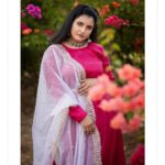 Roshna Ann Roy Instagram - Do.🤗..., wht u makes happy... 😍 #haveagoodday #sundayvibes... 📸 : @sunesh_kalapurackal Costume : @episode_c_cube Mua : @meeramax_makeupartist Jewell's : @macsjewelry #goodmorning #sundaymornings #photooftheday #portfolio #myjourney #kerala♥️ #fashionblogger #roshnaannroy #actresshot #myphoto #picoftheday