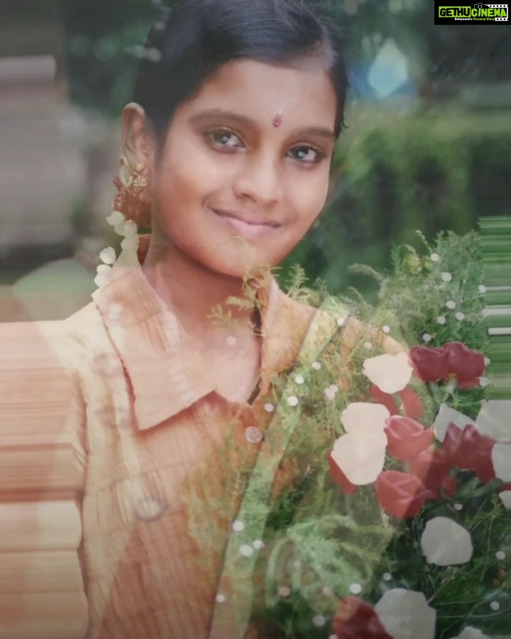 Roshna Ann Roy Instagram - എങ്ങനെ.... ഇരുന്ന... ഞാനാ... 😅😅😅😅😅 # my journey..... #myjourney 🤩
