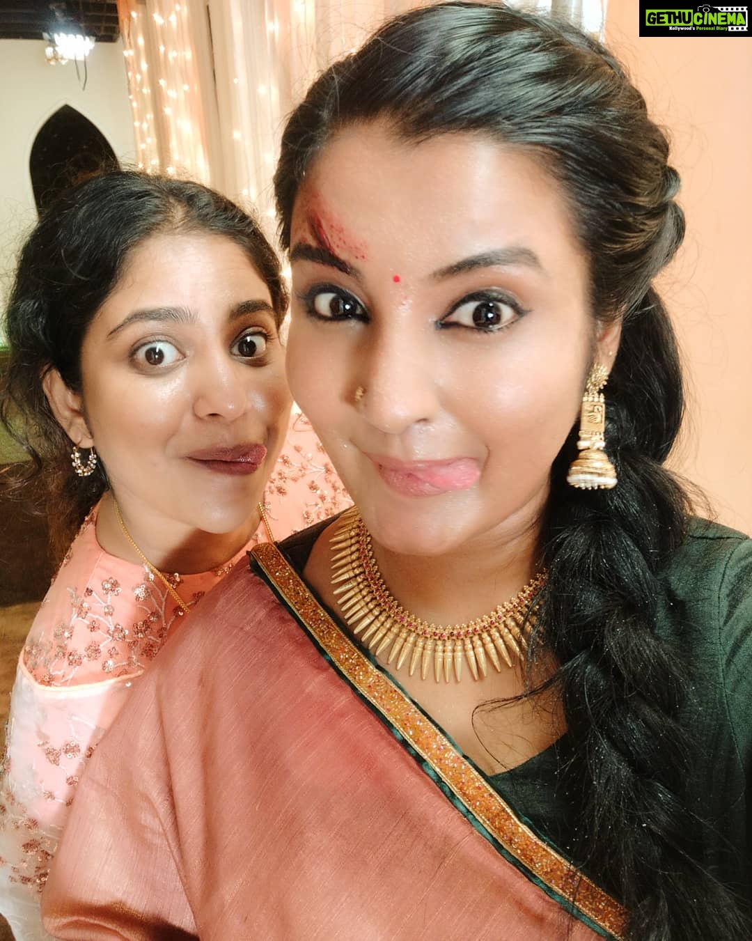 Roshna Ann Roy - 12K Likes - @pckmovie "പാപം ചെയ്യാത്തവർ കല്ലെറിയട്ടെ ". അല്ലേ...?? 😪😪 😪😪😪🤤... @srindaa 🤩😍 (പടം കണ്ടവർക്ക് കലങ്ങി കാണും ) 🤩🤩🤩 thank u... somuch for all replay's nd love thts u given 🤩🤩🤩🤩🤩 #thankyouallahforeverything 🤩 .... nd this വിവാദ Necklace by : @macsjewelry , 😍😍😍😍😍😁😁😆😆😆😆