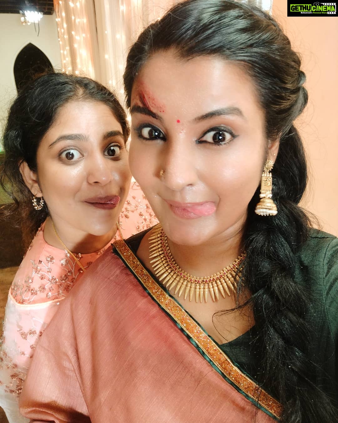 Roshna Ann Roy Instagram - ഇന്ന് വൈകിട്ട് 7.30pm നു .., ഏഷ്യാനെറ്റിൽ "പാപം ചെയ്യാത്തവർ കല്ലെറിയട്ടെ "!!!🤩 @pckmovie tody 7.30 pm @asianet