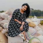 Roshna Ann Roy Instagram - 🧡 20🤧9.....🧡. " Thank Y😛U for all the " MEm😘ories, blessings..... 🙏 🖤Thank you for giving me 🎊" HOpE" 🖤Thank you for the🧐 "Adventures "💟 🖤Thank you for all the⚡️ " JOY" 🖤Thank you for the "🤩happiness " 🖤 Thank you for the LOVe♥️ " 🖤Thank You for the Amazing" 3️⃣6️⃣6️⃣ ' days i've been blessed....💚🧡 with... 😍 #yearend #2019endingsoon #countdownstartsnow #waitingforanewyear @arun_manuel_ @beniveesjo