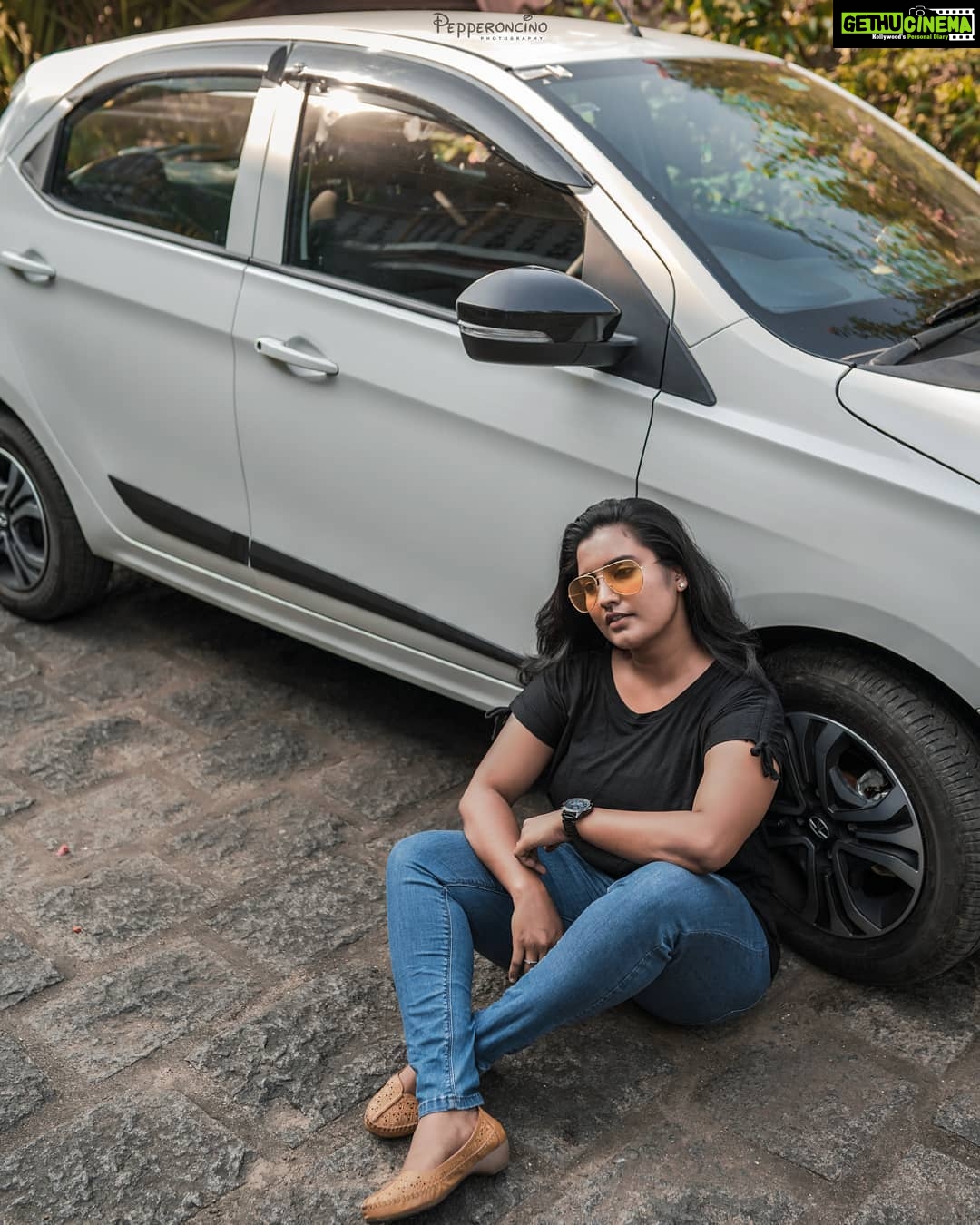 Roshna Ann Roy - 11K Likes - In the middle of difficulty🤬 lies opportunity.”
.....
🤩😍 #happysundayeveryone 🎈
#vibe #postoftheday #sundayvibes . 📸 : @arun_manuel_ @beniveesjo
#mypassion❤️ #photography #photoshoot
#picoftheday #celebratyshoots #roshnaannroy #peperoncino 🤩 #photoaddicted #myjob