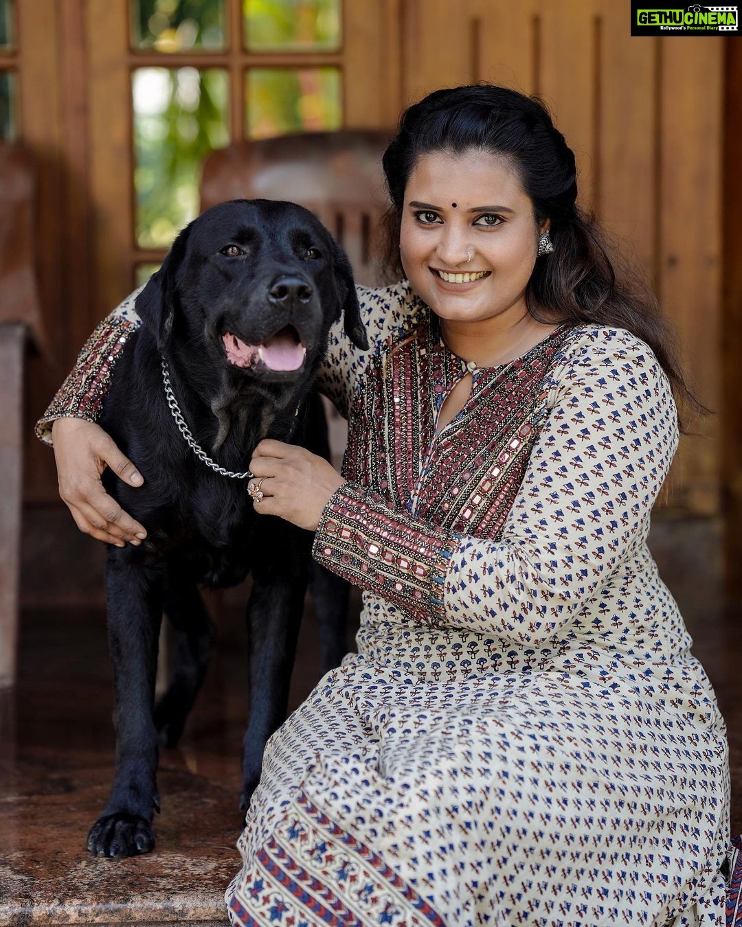 Roshna Ann Roy Instagram - 🖤 “ TOFEE “ my first kid 🖤 Am his MoM 🤍🖤“ am only the person who usually gets stuck feeding ,walking with him , cleaning up and taking him to the vet’s, and alwys worrying about him !!! ❤️Parenthood only requires love ❤️ The first dog is the dog who gives you so much that the first dog is often the reason for the second dog.” ❤️🤍🖤