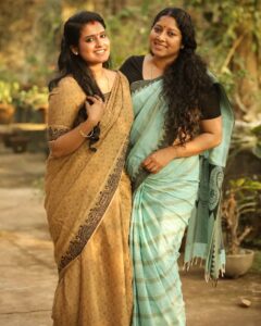 Roshna Ann Roy Instagram - നാത്തൂൻസ് 💗 @anumolofficial 😘 
#സുല്ല്  directed by @vishnubharadwajkr 🤗
#fridayfilmhouseexperiments #roshnaannroy #malayalamcinema  #dowatchit ❤