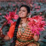 Roshna Ann Roy Instagram - ❤ . . .@arun_manuel_ @beniveesjo @emin_thahar @prmakeupstudio . #kottayamdiaries #malarikkal_kottayam #aambalflowers #nammudekottayam