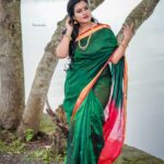 Roshna Ann Roy Instagram - 😇Wishing evryone 💖 a very happy #vijayadashami 🌹 May the divine goddess👌🙏 durga bless us to all to distort the evils within and around us!!! .. 📸 : @arun_manuel_ @beniveesjo Makeup : @prmakeupstudio 👌💄💄 #poojaday🙏 #vijayadashami #keralasaree #sareelove #treditional #saree 🌹