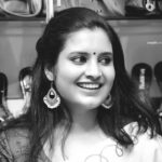 Roshna Ann Roy Instagram – ഒരു  ചെരുപ്പ്  വാങ്ങാൻ  പോയതാ 😂😂
കടപ്പാട് : ശ്രീജിത്ത്‌ ശ്രീ 
#goodevng ✌💖
