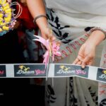 Roshna Ann Roy Instagram - Moment of inaguration ✌ #bellezanovalties &#dreamgirlbeutyparlor @makkarapparamba ❤ @global_wedding_crew thank u somuch for this wonderfull phtogrphs #sreejithphtography 🤗🤗 Costume :@unnatisilks ❤