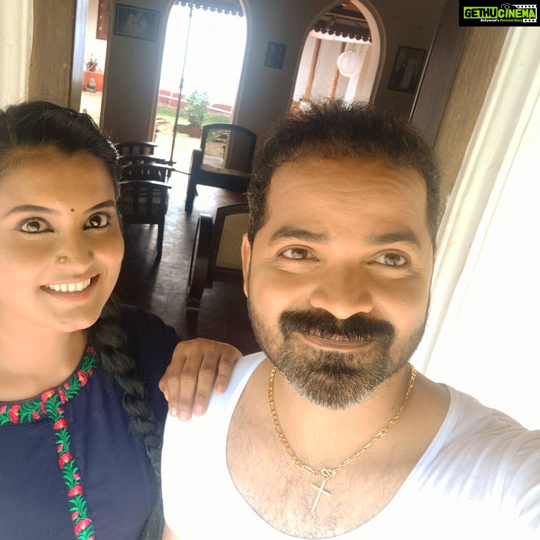Roshna Ann Roy Instagram - Angel & Roychan @vinayforrt frm #പാപംചെയ്യാത്തവർകല്ലെറിയട്ടെ #shooting📷 Days #day11 Ezhupunna