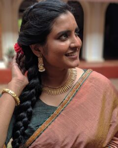 Roshna Ann Roy Instagram - #selflove  #papamcheyyathavarkalleriyatte
P. C : @anumolofficial 💘 
Thank u... Somuch sneha,  @macsjewelry  forthis lovely necklace 💘👌👌👌